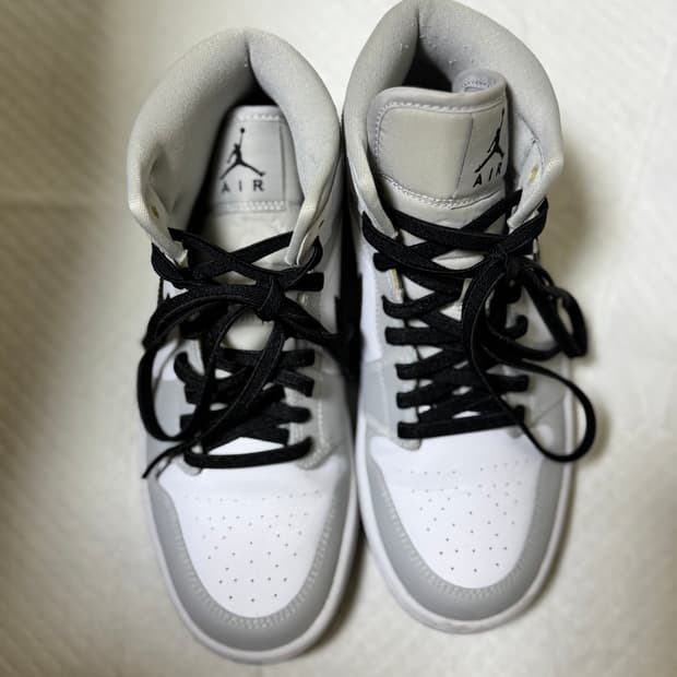 나이키 조던 1 미드 그레이 포그 235사이즈