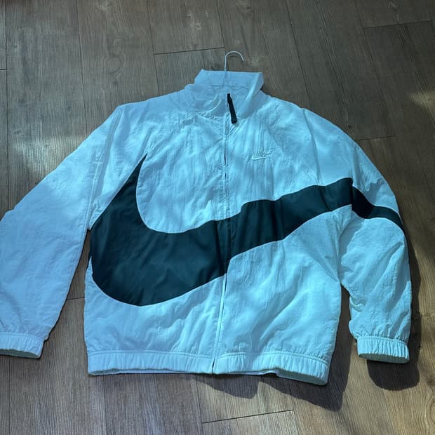 나이키 빅스우시 바람막이 화이트