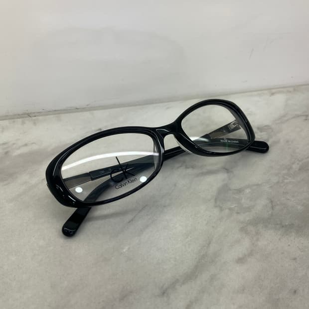 CK 캘빈클라인 긱시크 뿔테 안경