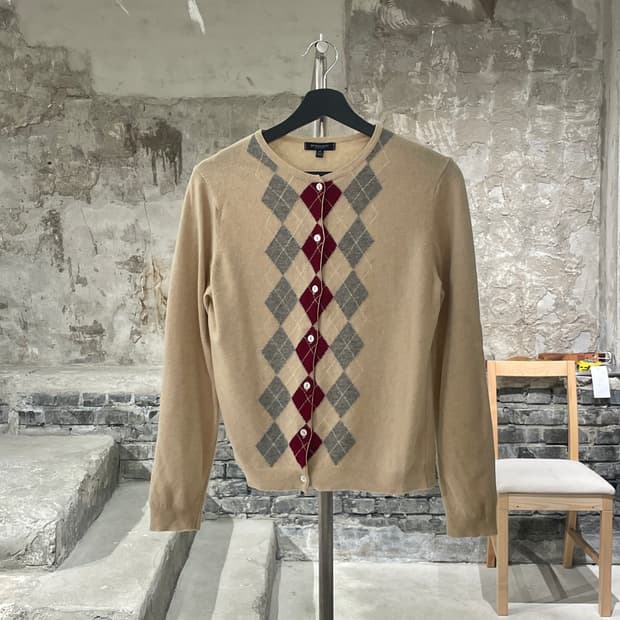 버버리 베이지 아가일 울 니트 가디건