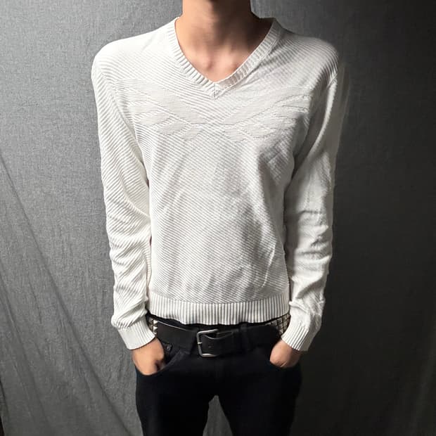 아르마니 익스체인지 로고 자수 브이넥