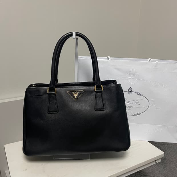 프라다 사피아노 갤러리아 토트백 블랙