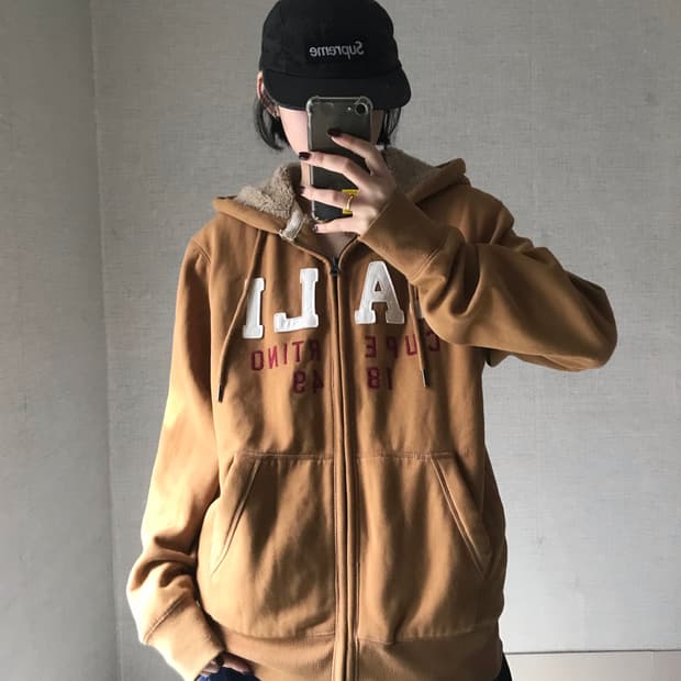 후아유 카멜 브라운 퍼 후드집업
