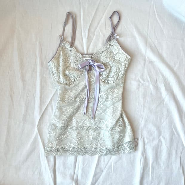 Ribbon lace slim top