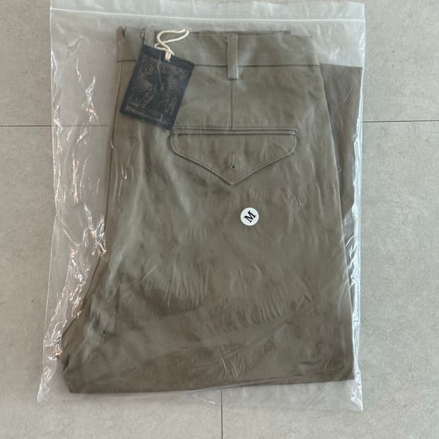 블랙아웃 피어스 치노팬츠 M