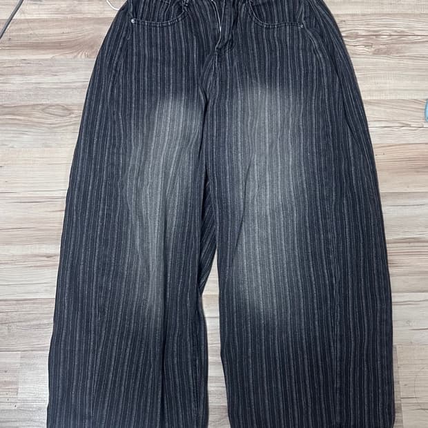 핀턱 스트라이프 워싱 벌룬핏 와이드 데님 팬츠