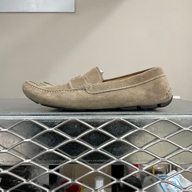 프라다 스웨이드 로퍼 9.5 (gr-4286)