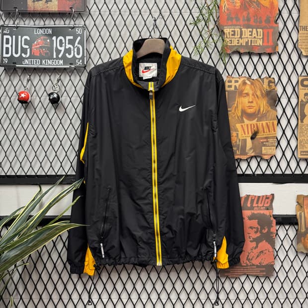 00s 나이키 올드스쿨 바람막이 후면 자수 포인트 옐로 블랙