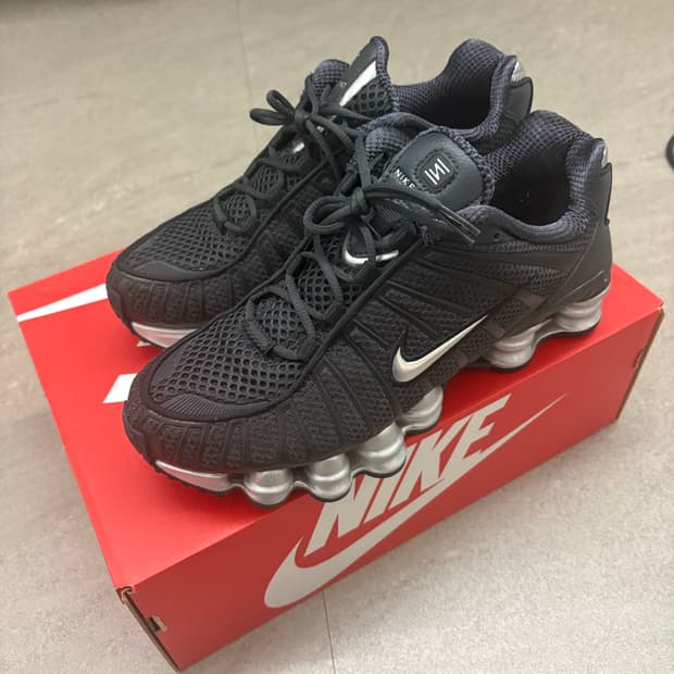 (W)나이키 샥스 TL - 오프 누아르:블랙:메탈릭 실버 (255)