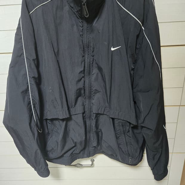 나이키 솔로 스우시 바람막이