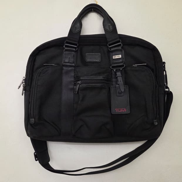 투미 알파 브리프케이스 블랙