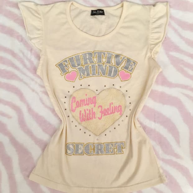 아이보리 레이스하트 히메갸루 실버레터링 반팔 티셔츠 달천깔