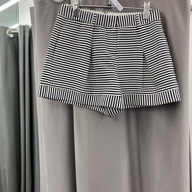 알마니 익스체인지 스트라이프 쇼츠 