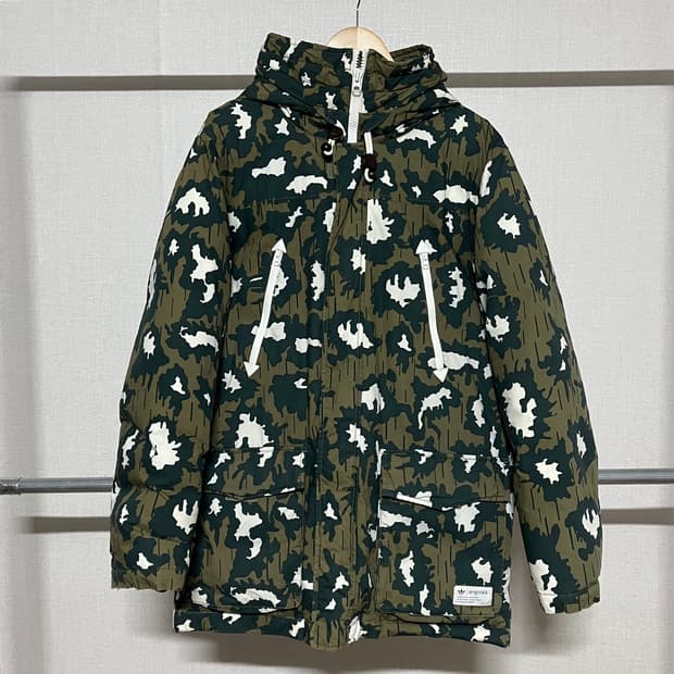 아디다스 오리지널 카모 패딩 105