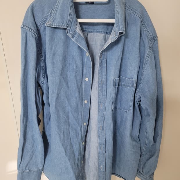유니클로 데님셔츠 105사이즈 상태극상
