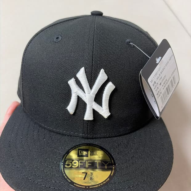 뉴에라 MLB 뉴욕 양키스 베이직 59피프드 캡 블랙 화이트 58.7