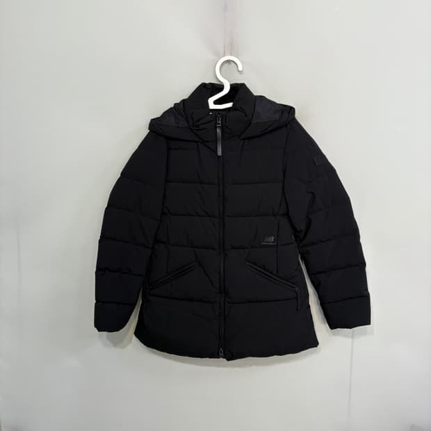 뉴발란스 2022 여성 구스다운 패딩 85 블랙 상태최상