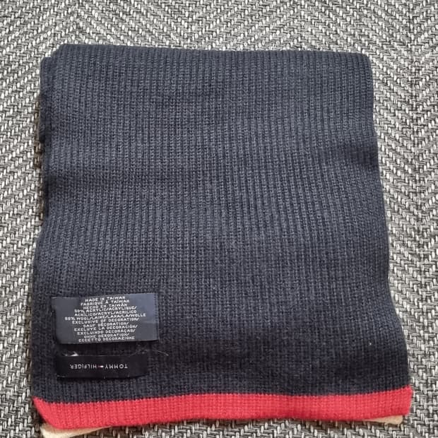 TOMMY HILFIGER 니트 머플러