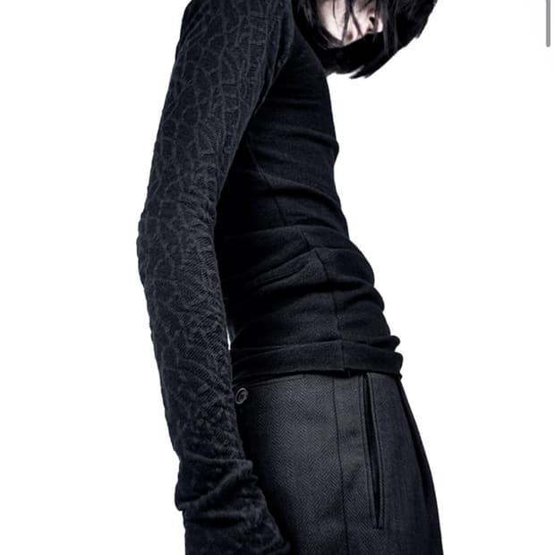 Black Smith Curved Body Slim Long Sleeve