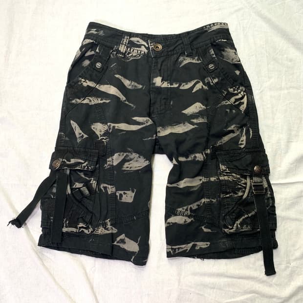 Grunge mood cargo capri pants 