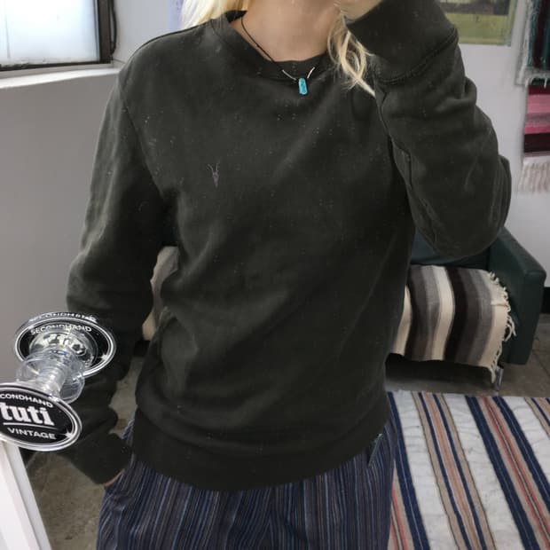 투티/0206 ALLSAINTS 자수로고 맨투맨 스웻셔츠 카키