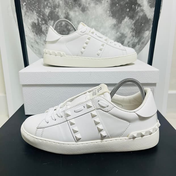 정품 36.5) 발렌티노 화이트 락스터드 스니커즈 235~240