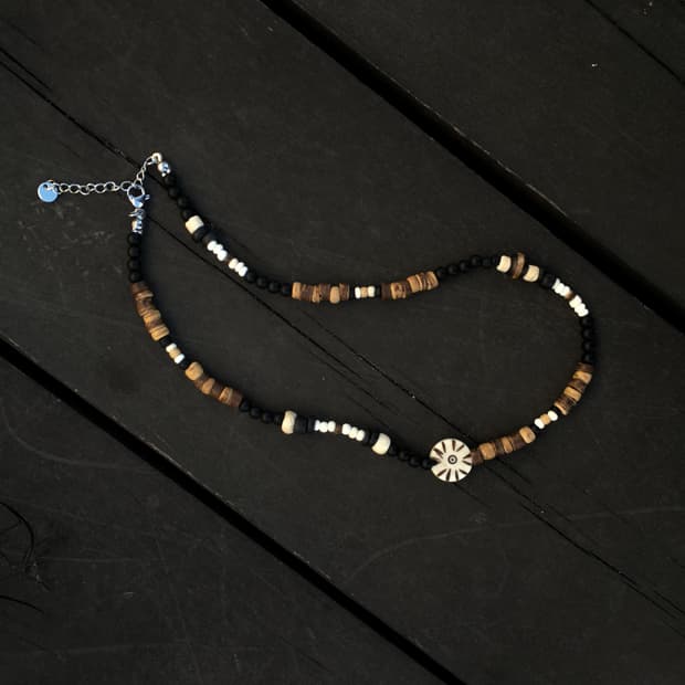 fortune wood necklace