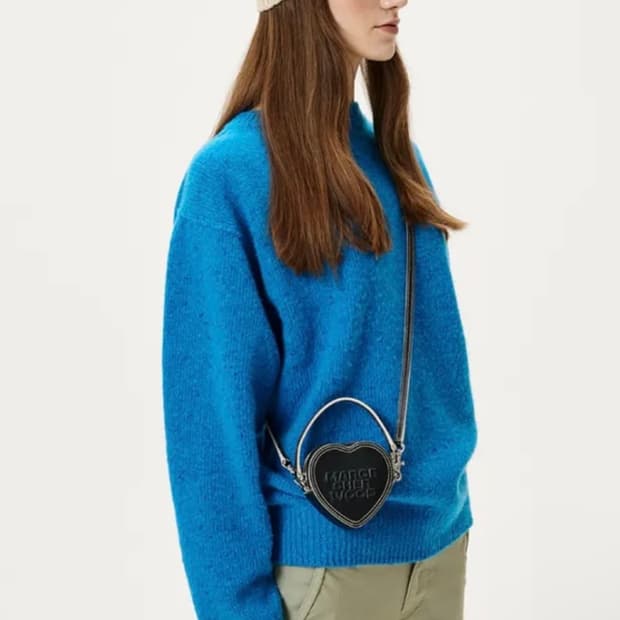 마지셔우드 하트 파우치 백 블랙