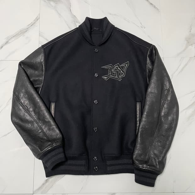 루이비통 엠보스 모노그램 레더 바시티 자켓 48 백화점택