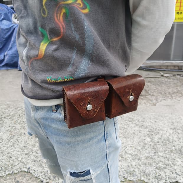 빈티지 스위스군 가죽 파우치