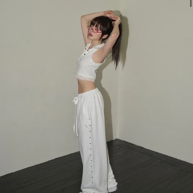 체리퀴리 stud twinkle jogger pt - white