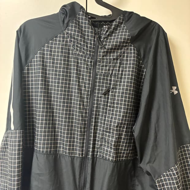 정품 언더아머 바람막이