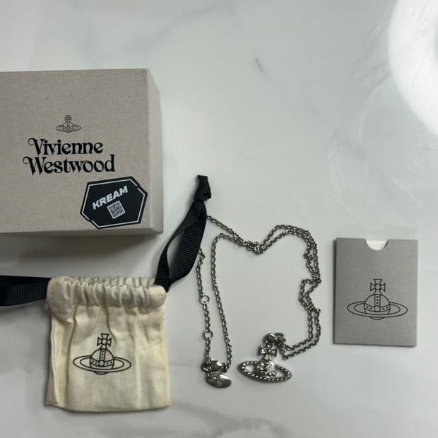 비비안 웨스트우드 목걸이 판매합니다