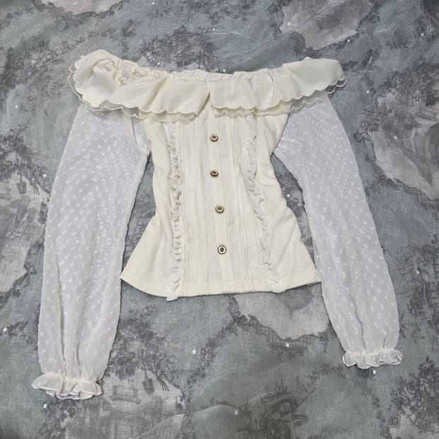 리즈리사 화이트 오프숄더 블라우스 히메갸루 풀문 모리