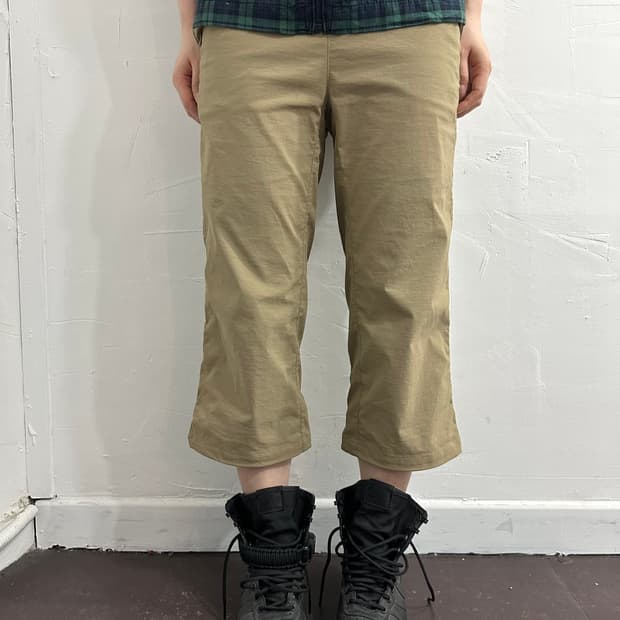 mont-bell beige capri pants