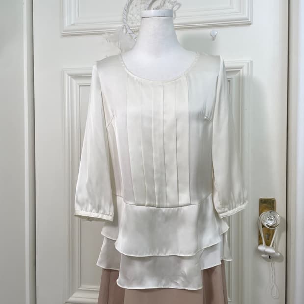 ivory satin pleats ruffle blouse(size-S)
