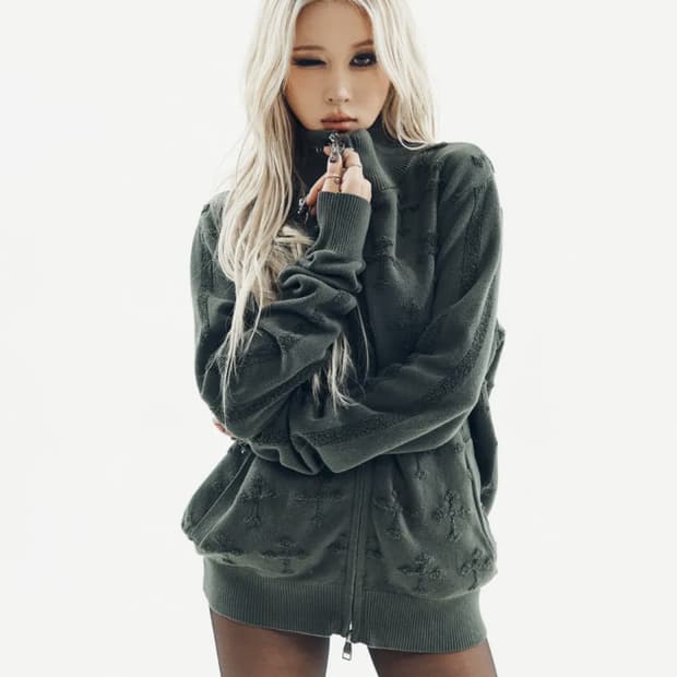 아캄x다영 크로스 부클 니트집업 카키 1사이즈