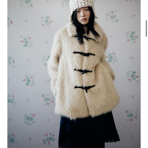 생긴스튜디오 NIMBUS TOGGLE FUR COAT BEIGE