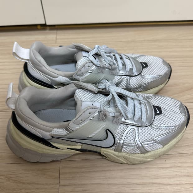 👟나이키 v2k런 (써밋화이트)