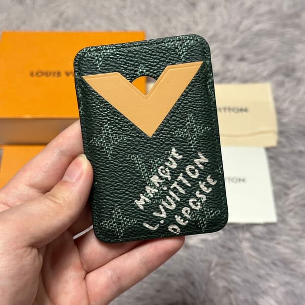 [풀구성] 루이비통 이클립스 헤리티지 맥세이프 마그네틱 카드지갑 그린