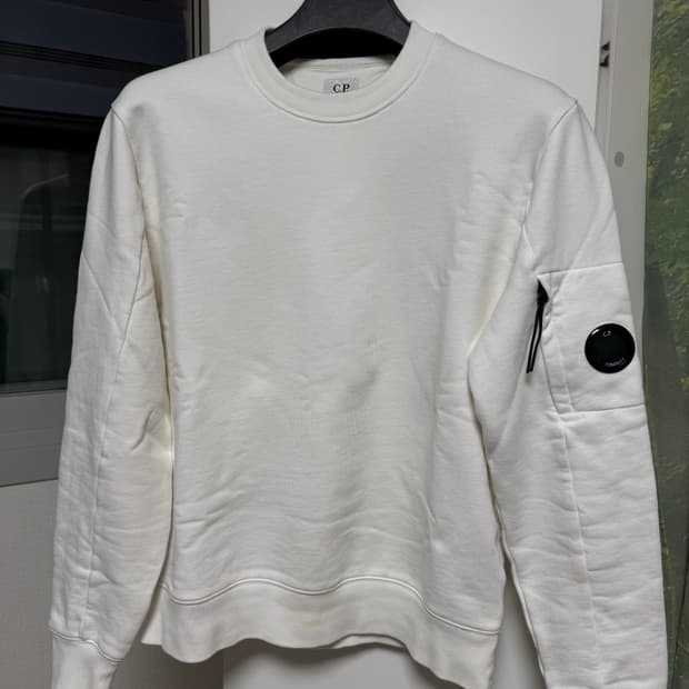 cp컴퍼니 다이애그널 맨투맨 M