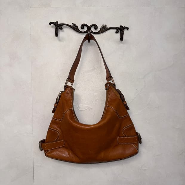 Michael Kors camel brown buckled 숄더백