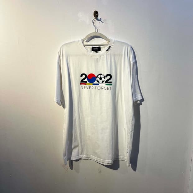 리스펙트 2002 네버 포켓 반팔 티셔츠