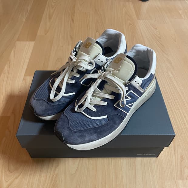 [급매] 뉴발란스 574 레거시 네이비 (265)