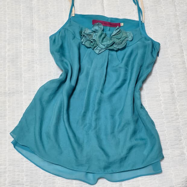 매긴나잇브릿지 민트모리걸 셔링 슬리브리스