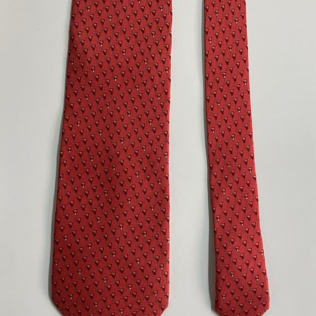 니나리치 넥타이