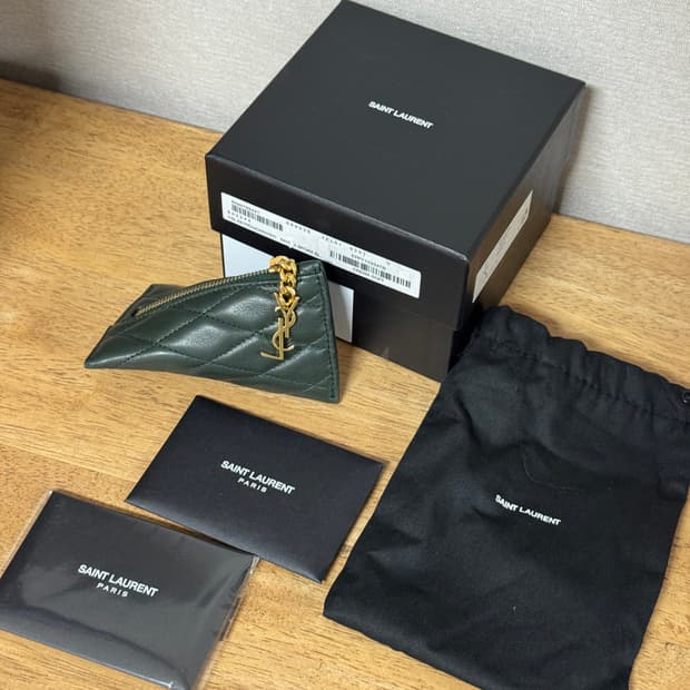 입생로랑 ysl 로고 참 퀄팅 레더 키체인 파우치