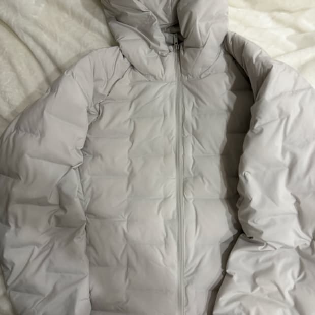 유니클로 경량패딩 (PUFFTECH 파카)