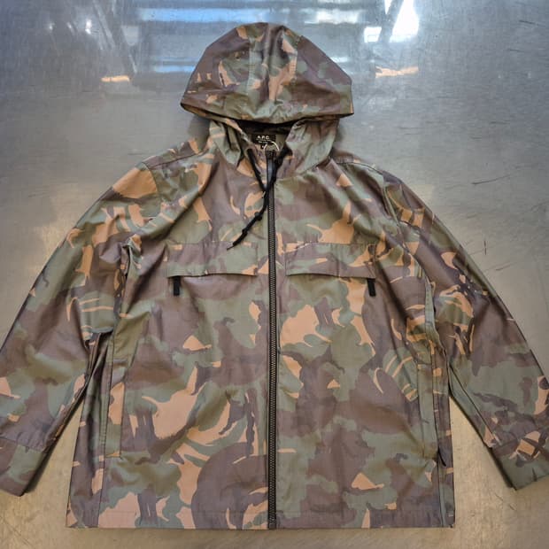 A.P.C 오버사이즈 유틸리티 카모 자켓
