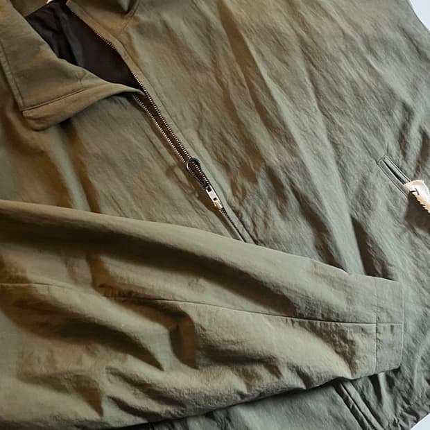 STU 자켓 레터링 바람막이 카키 [M]